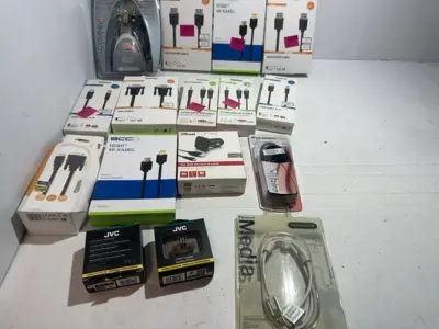 Partij met diverse kabels en accessoires – kavel bij Onlineveilingmeester
