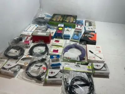 Partij accessoires en kabels Black & decker, Nedis, Scanpart – kavel bij Onlineveilingmeester