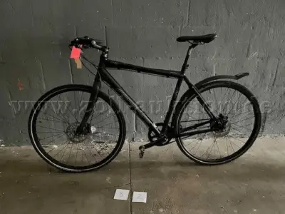 5 fietsen van verschillende fabrikanten in verschillende maten – kavel bij Zoll-Auktion, Lübeck