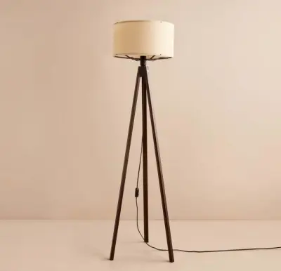Houten vloerlamp, 140 cm, E27 fitting, 40W ASIR – kavel bij GSD Auctions, Zoeterwoude