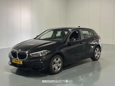 BMW 118i 1-serie Introduction Edition 136pk 2023 (Origineel-NL) 1-Serie, T-409-KL – kavel bij Bright Auctions