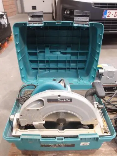 Elektrische Afkortzaagmachine Makita – kavel bij Openbare Verkopen, Zedelgem