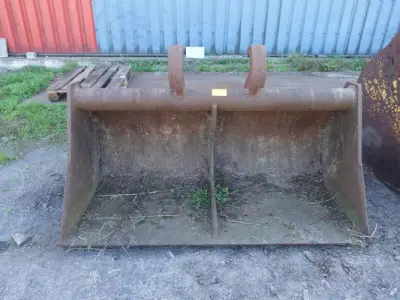 Metalen graafbak – kavel bij Openbare Verkopen, Zedelgem