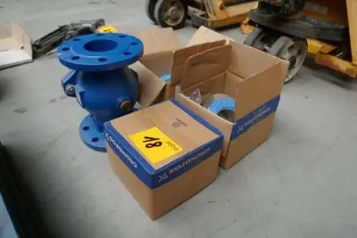3 Adapters GRUNDFOS + Balkeerklep SOCLA SAS – kavel bij Openbare Verkopen, Ooigem