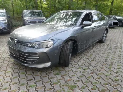 1 Volkswagen Passat 1.5 TSI eHybrid Business *IQ Drive*Winterpaket*8-fach bereift – kavel bij Zoll-Auktion, Karlsruhe