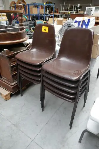 10 retro kuipstoelen – kavel bij Openbare Verkopen, Ooigem