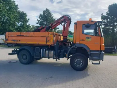 1 Mercedes-Benz Axor 1829 Lkw –Dreiseitenkipper mit Atlas Ladekran – kavel bij Zoll-Auktion, Meppen