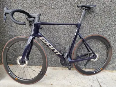 carbon racefiets GIANT Propel Advanced Pro – kavel bij Openbare Verkopen, Ooigem