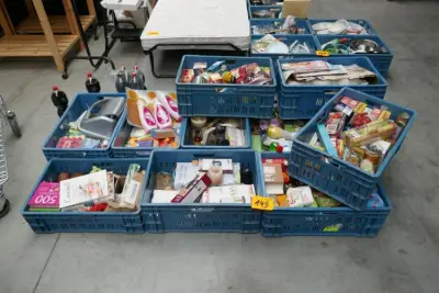 Diverse eetwaren en dergelijken – kavel bij Openbare Verkopen, Ooigem