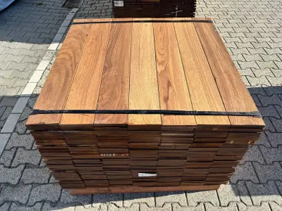 Ca. 189x Guyana Teak Planken Geschaafd, 21x145mm, lengte 100cm – kavel bij Onlineveilingmeester