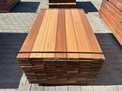 Ca. 189x Guyana Teak Planken Geschaafd, 21x145mm, lengte 155cm – kavel bij Onlineveilingmeester