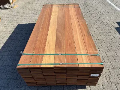 Ca. 147x Guyana Teak Planken Geschaafd, 21x145mm, lengte 220cm – kavel bij Onlineveilingmeester
