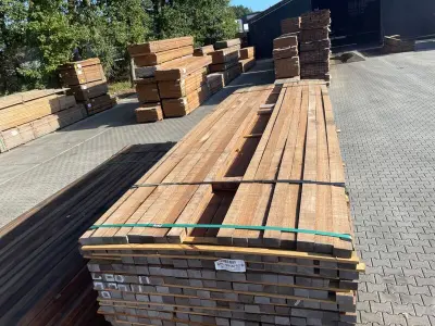Ca. 232x Guyana Teak Latten Fijnbezaagd, 32x50mm, lengte 215/275cm, 17/305cm – kavel bij Onlineveilingmeester