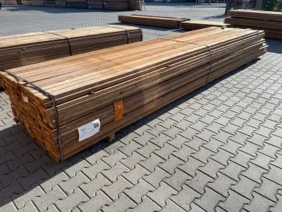 Ca. 74x Guyana Teak Planken Fijnbezaagd, 31x80mm, lengte 520cm – kavel bij Onlineveilingmeester