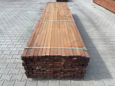 Ca. 102x Hardhouten Regels Geschaafd, 42x57mm, lengte 395cm – kavel bij Onlineveilingmeester