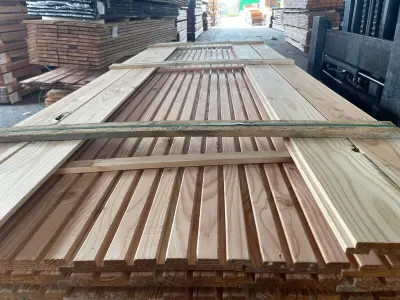 Ca. 80x Douglas Design – Triple – Deens profiel, 22x142mm, lengte 400cm – kavel bij Onlineveilingmeester