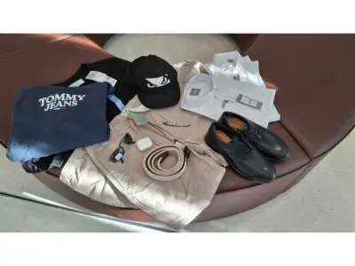 1 Mischposten Herren Gr. M/L, Apple AirPods, Ray-Ban Sonnenbrille, 11 Teile – kavel bij Zoll-Auktion, Frankfurt am Main
