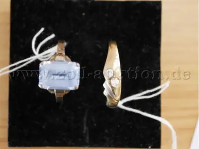 2 Ringe, ein Goldring 333/- Gold und ein Silberring 800/- Silber – kavel bij Zoll-Auktion, Nürnberg