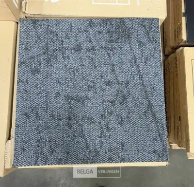 ± 17 Dozen tapijttegels Interface – kavel bij Belga Veilingen, Peer