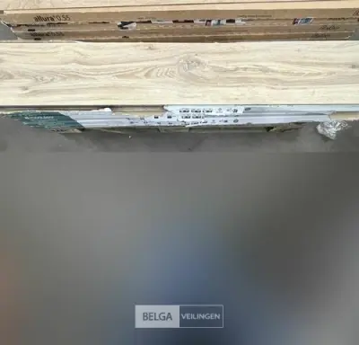 ± 7 Pakken plak-pvc vloer – kavel bij Belga Veilingen, Peer