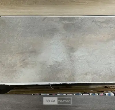 ± 12 Pakken plak-pvc vloer – kavel bij Belga Veilingen, Peer
