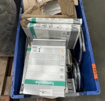 Douchekoppen en doucheslangen – kavel bij Belga Veilingen, Peer