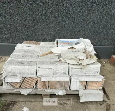 Overschot muurtegels – kavel bij Belga Veilingen, Peer