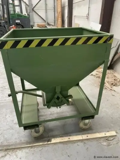 Afvalcontainer – kavel bij Vlavem