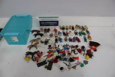 Set Playmobil figuren, dieren en accessoires – kavel bij GSD Auctions, Zoeterwoude