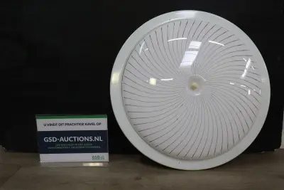 Witte plafondlamp met decoratieve lijnen – kavel bij GSD Auctions, Zoeterwoude