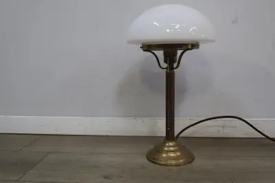 Klassieke messing tafellamp – kavel bij GSD Auctions, Zoeterwoude