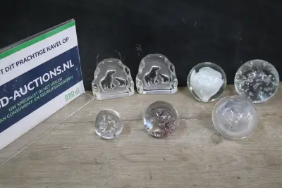 Set glasobjecten en papiergewichten – kavel bij GSD Auctions, Zoeterwoude