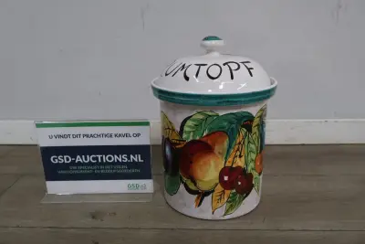 Grote keramische voorraadpot met fruitdecoratie – kavel bij GSD Auctions, Zoeterwoude