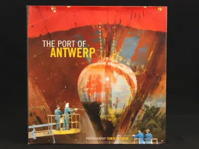The Port of Antwerp Photography Tom 'D Haenens - Van Halewyck – kavel bij De Kringwinkel, Antwerpen