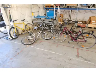 5 fietsen (te renoveren) – kavel bij Auctelia, Mechelen