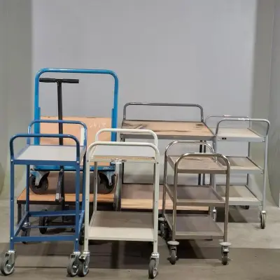 7x Magazijnwagen – kavel bij Domeinen Roerende Zaken, Groningen
