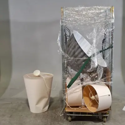 Partij diverse hanglampen en lampenkappen, O.a LND Design – kavel bij Domeinen Roerende Zaken, Groningen