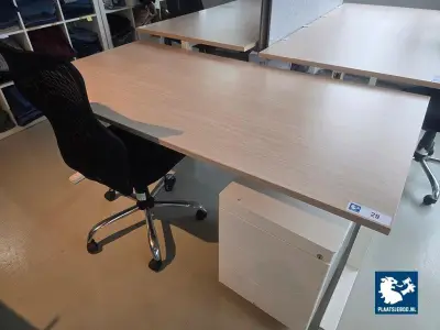 1 x Hoogte verstelbaar bureau met bureaustoel en ladeblok – kavel bij Plaats Je Bod, Weesp