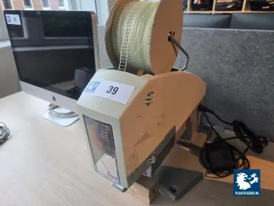 1 x Automatische plastic nietmachine met defecte voet – kavel bij Plaats Je Bod, Weesp