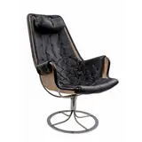 Bruno Mathsson – Metalen draaifauteuil met terugkeermechanisme enlederen gecapitonneerde afneembare bekleding op canvas onderzijde, ontwerp Bruno M… – kavel bij Veilinghuis Derksen