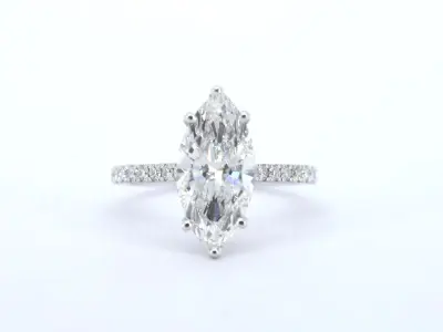 Witgouden solitaire ring met een marquise diamant van 2.00 carat met hidden Halo – kavel bij Onlineveilingmeester