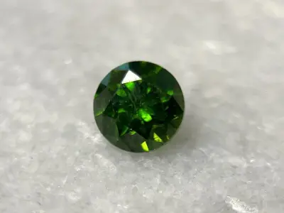 Demantoid - 1.03 carat natuurlijke demantoid – kavel bij Onlineveilingmeester