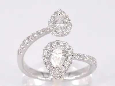 Witgouden rijring met pearshape en Briljant geslepen diamanten 1.25 carat – kavel bij Onlineveilingmeester