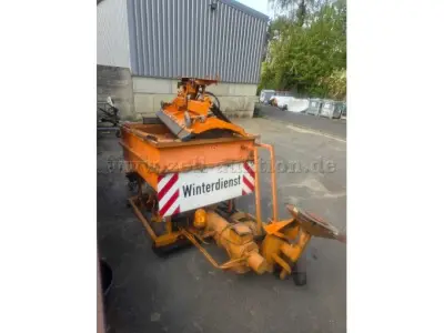 1 Gemeiner Schneeschild GSP 170 L und Aufbaustreuer passend für Multicar – kavel bij Zoll-Auktion, Leichlingen (Rheinland)