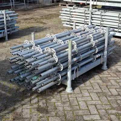 Ca. 51x Staanders met pen, Layher, Allround | 200 cm (ring 50), in transportbok – kavel bij Onlineveilingmeester, Smilde