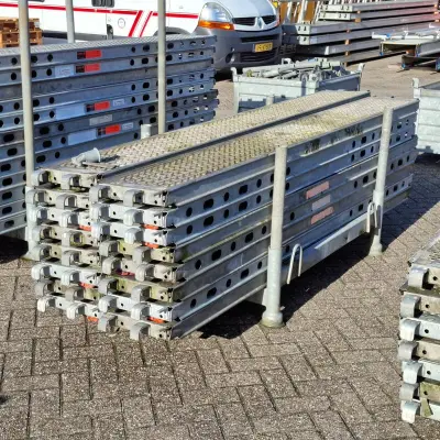 Ca.16x O-roostervloer, Layher, Allround | 257x32 cm, in transportbok – kavel bij Onlineveilingmeester, Smilde