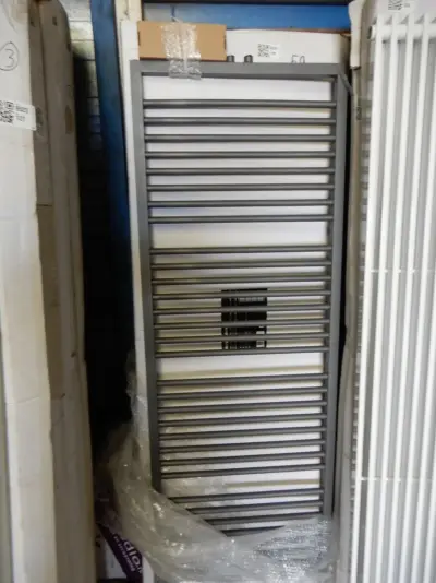 Handdoekradiator, antraciet, 1740x600 – kavel bij Onlineveilingmeester, Assen