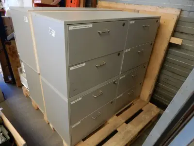 2x Ladekast met 4 laden, grijs – kavel bij Onlineveilingmeester, Assen