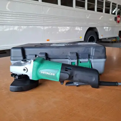 Haakse slijper Hitachi, G 13SE2(S), bouwjaar 2017 – kavel bij Onlineveilingmeester, Winsum