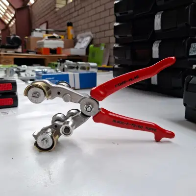 Kabelmantel striptang, Alroc, F-72160 Tuffe Fibop-NL4R – kavel bij Onlineveilingmeester, Winsum